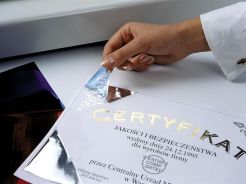 Metaliczna folia barwiąca 